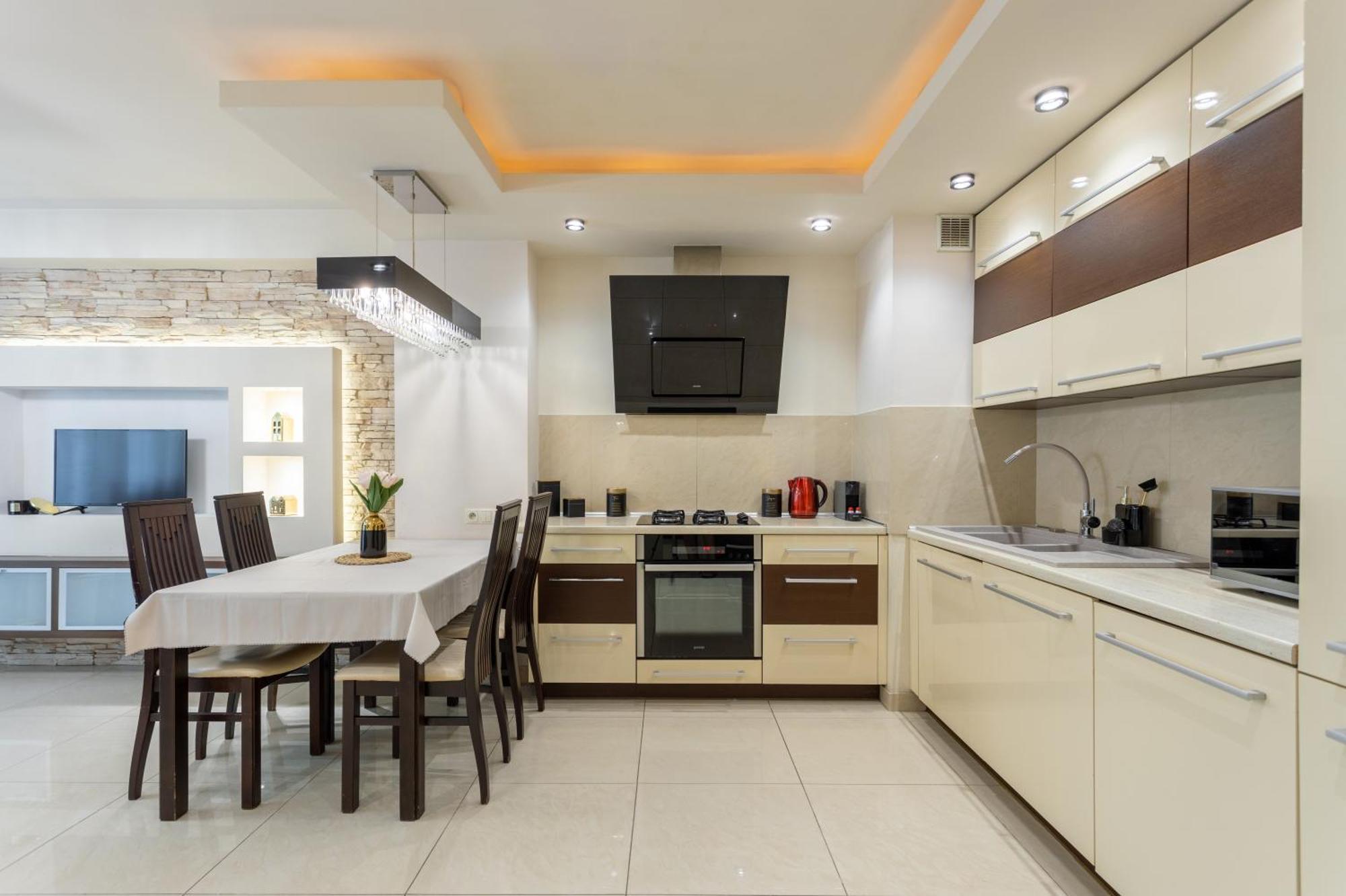 - Great Location- Big And Charming - Grzybowska 5 Warszawa
