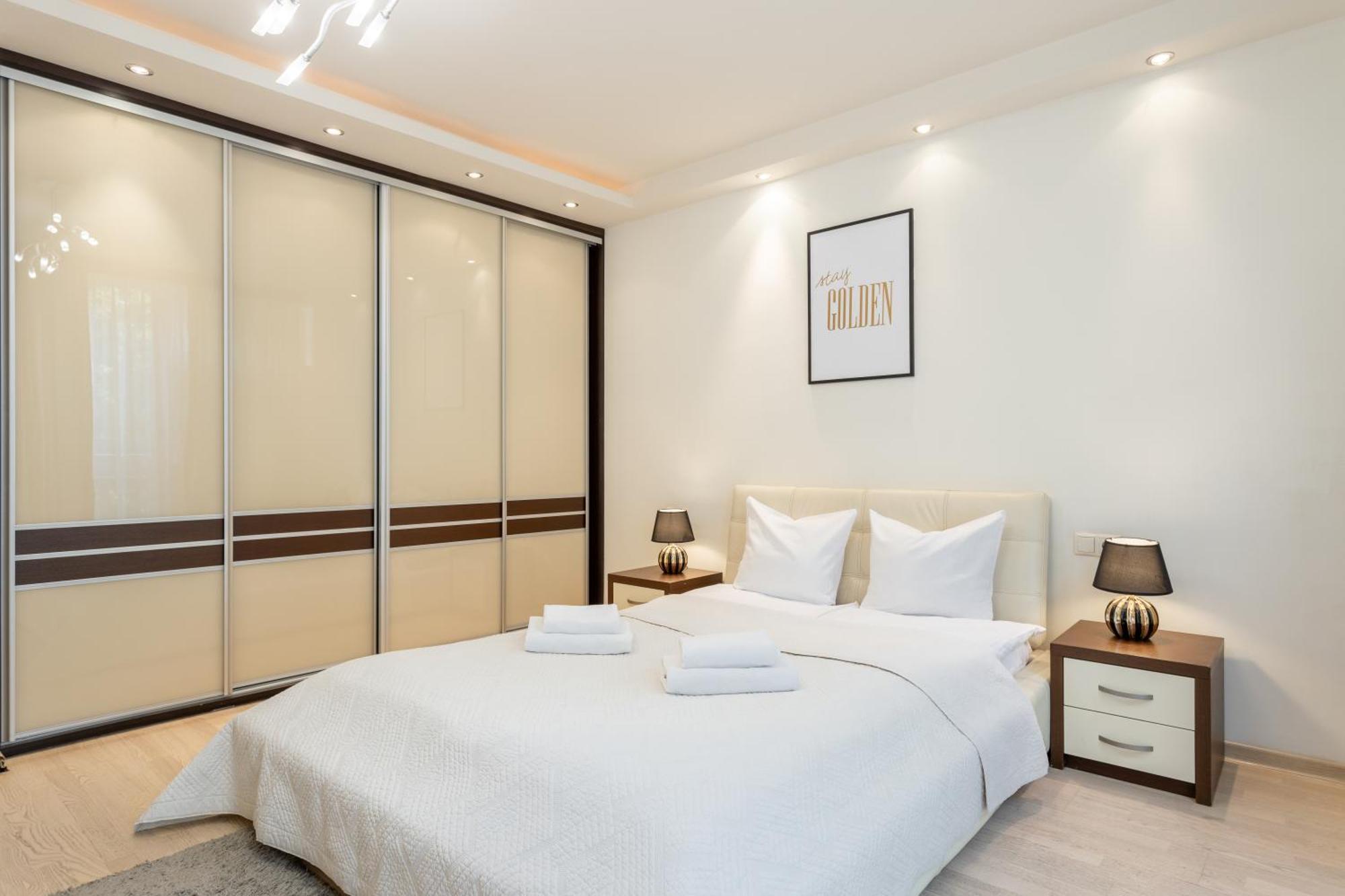 - Great Location- Big And Charming - Grzybowska 5 * Warszawa